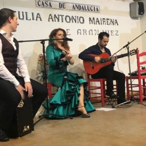 Los representantes de Ciudadanos apoyando la cultura en la Casa de Andalucía